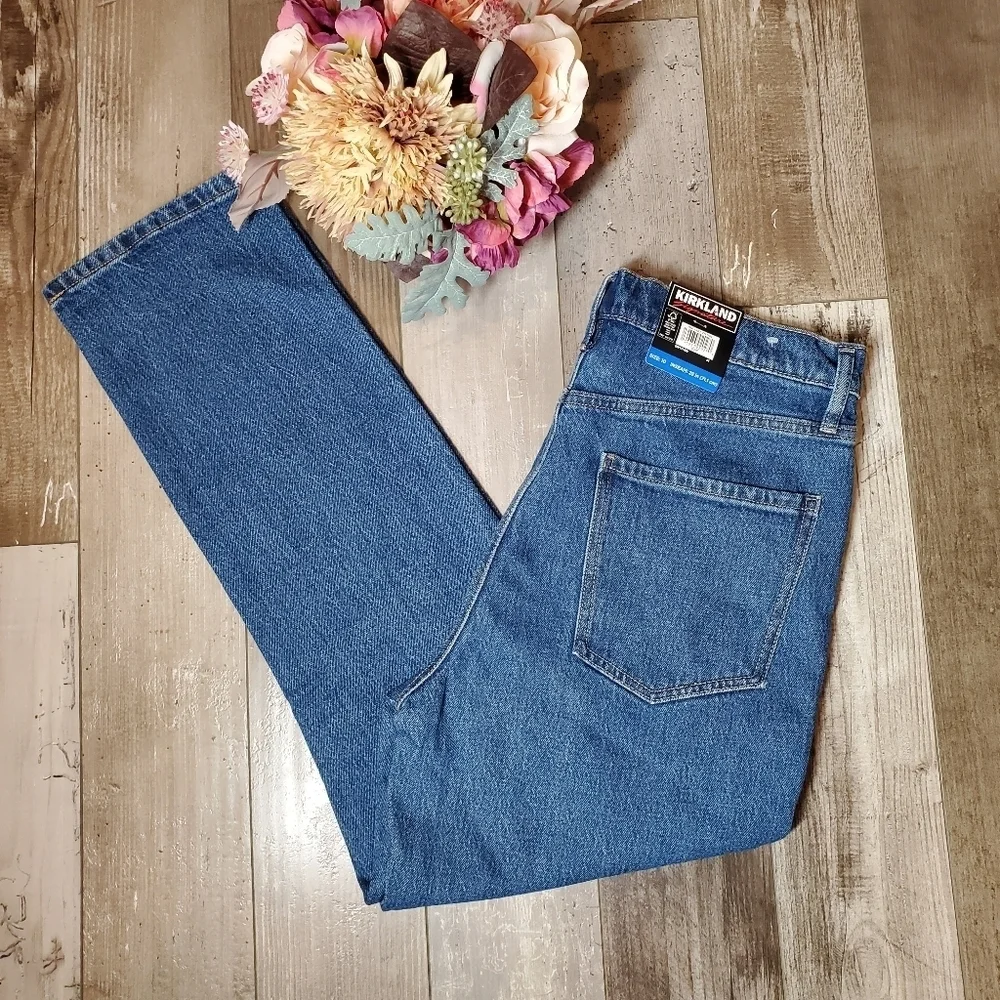 NWT Kirkland High-Rise Straight Fit Women’s Jeans Size 10